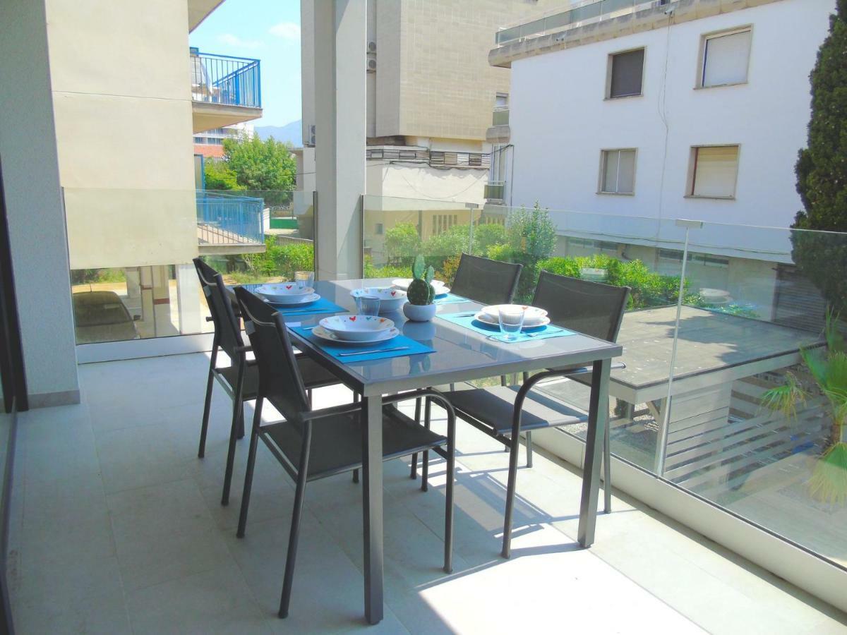 Appartement Proche Mer Avec Piscine Rosas Exterior foto